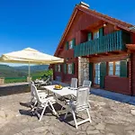 Holiday home 4 Bedroom Cozy In Podstene