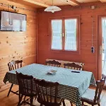 4 Bedroom Cozy In Holiday home *