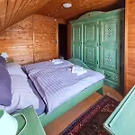 4 Bedroom Cozy In Holiday home Podstene