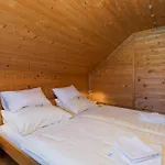 펜션 4 Bedroom Cozy In Podstene