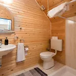 4 Bedroom Cozy In 펜션 *