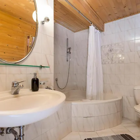 4 Bedroom Cozy In * Podstene