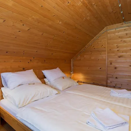 Vakantiehuis 4 Bedroom Cozy In Podstene