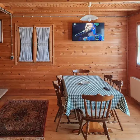 Vakantiehuis 4 Bedroom Cozy In *