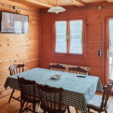 4 Bedroom Cozy In Vakantiehuis *